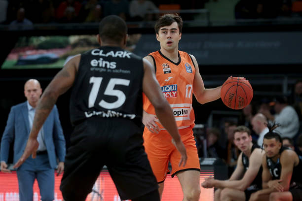 在接到球的 在接到球的